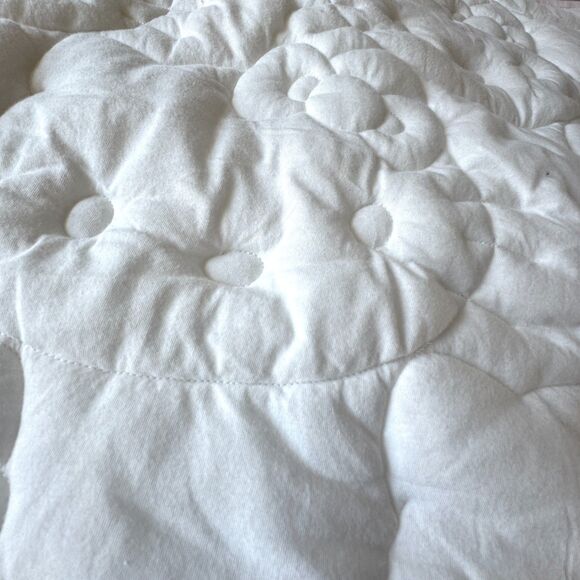 Pottery Barn Teen Hello Kitty Reversible Jersey Embroidered White Pillow Sham - Picture 4 of 8